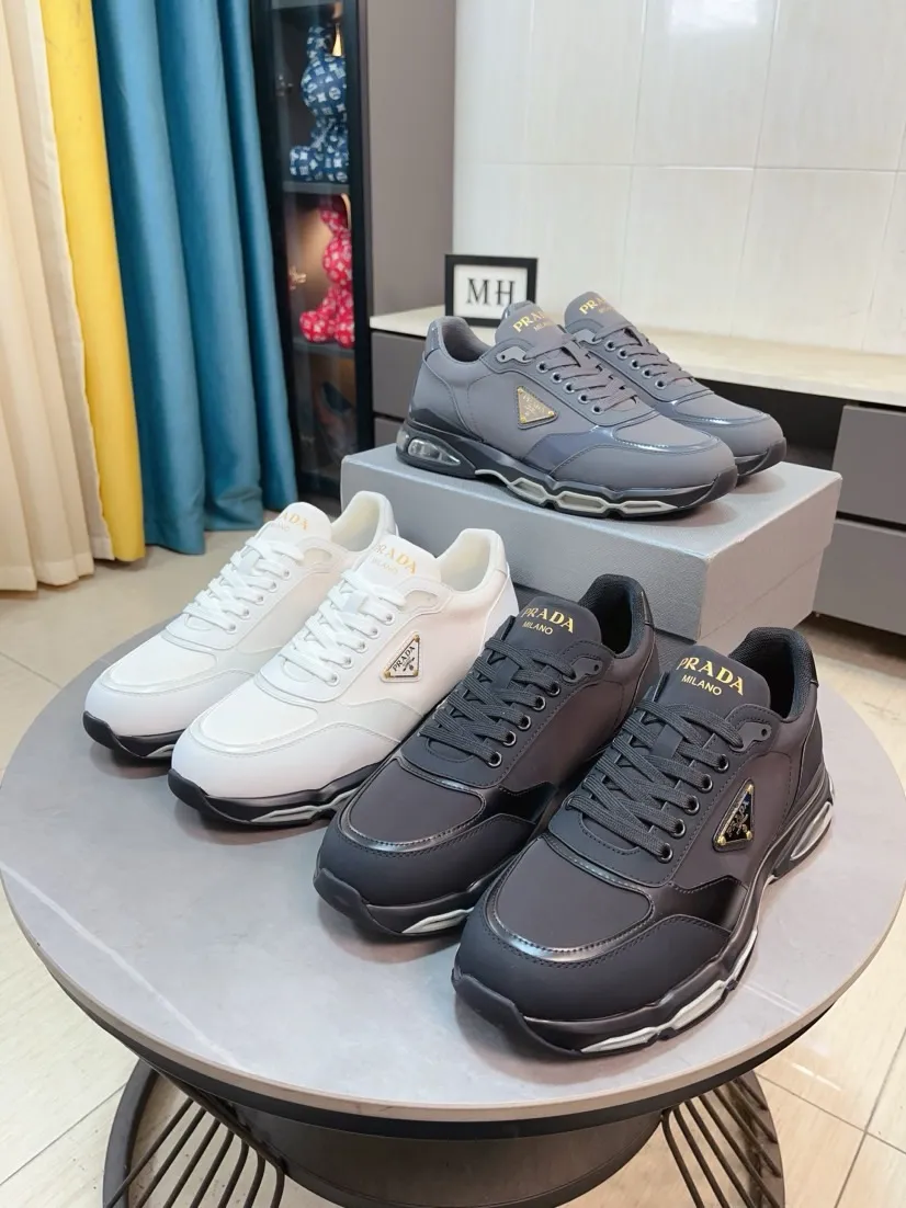 Men's shoes 💰660🌹🌹High-quality new Prada counters are launched simultaneously. The new men's shoes and 😘fabrics are selected from imported mesh and glue-spraying technology. Imported cowhide lining. 👍🏿High-end☄️Open-molded non-slip rubber outsole, exquisite lines, simple and elegant, comfortable and high-end for leisure travel. Code number: 38 to 44